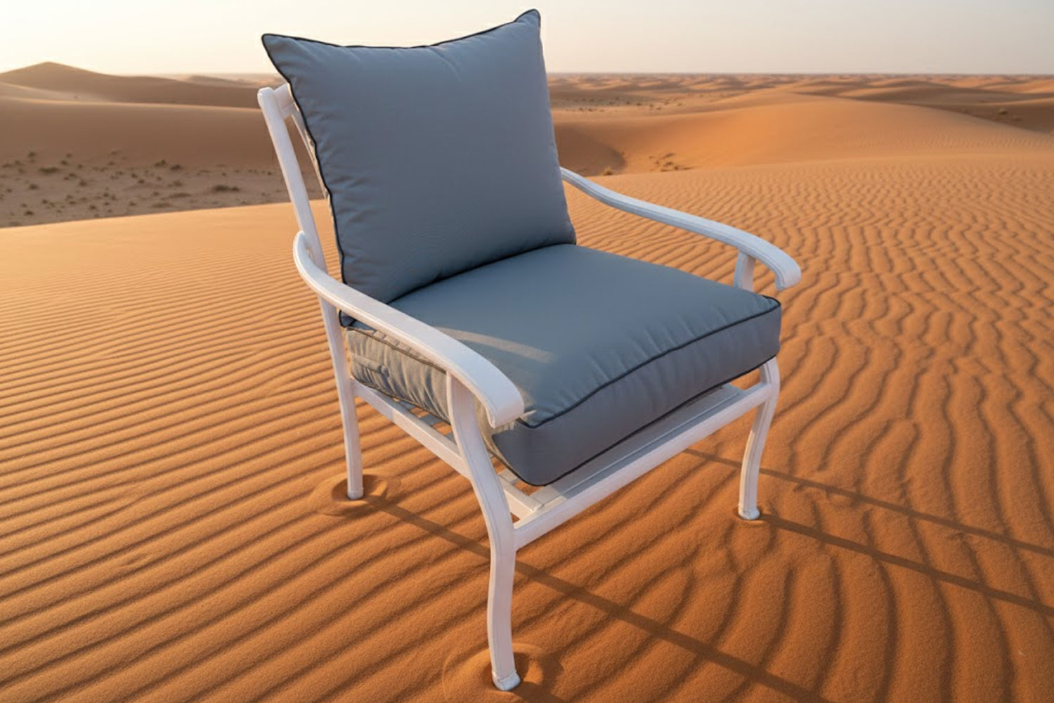 Aluminium-Morris-1-Seater-White-with-Charcoal-Cushion