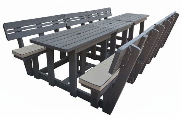 10-seater-recycled-plastic-with-beige-cushions