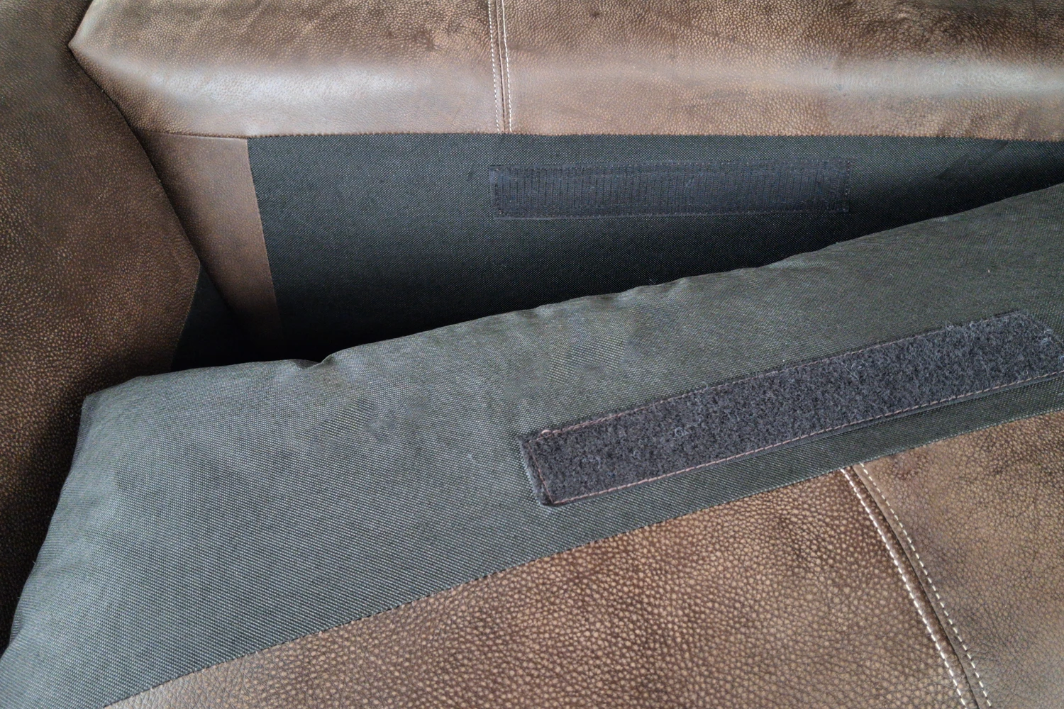 Regale Comfort Genuine Leather Sofa (Exotic Brown)