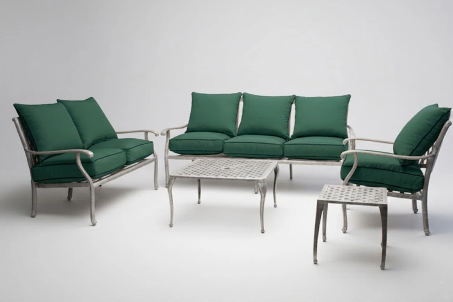 Aluminium Lounge Set 5-Piece 6-Seater (Silver, Includes Green Cushions)